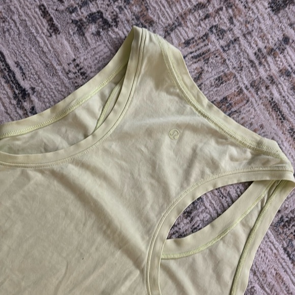 Lululemon flowy tank size 8 - Picture 1 of 2